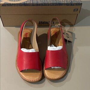 Born Inlet Women's Vibrant Red Coral Leather Sandals Size 6 NWT in Box